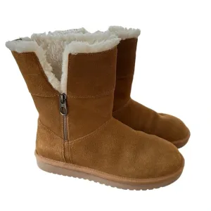 Koolaburra by UGG Size 7 Aribel Short Brown Suede Zip Up Boots Faux Fur Cozy
