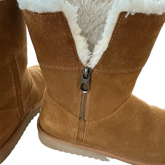 Koolaburra by UGG Size 7 Aribel Short Brown Suede Zip Up Boots Faux Fur Cozy