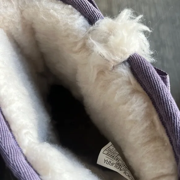 Koolaburra by Ugg Victoria Short Purple Boots with Bow Detail Girls Size 4.