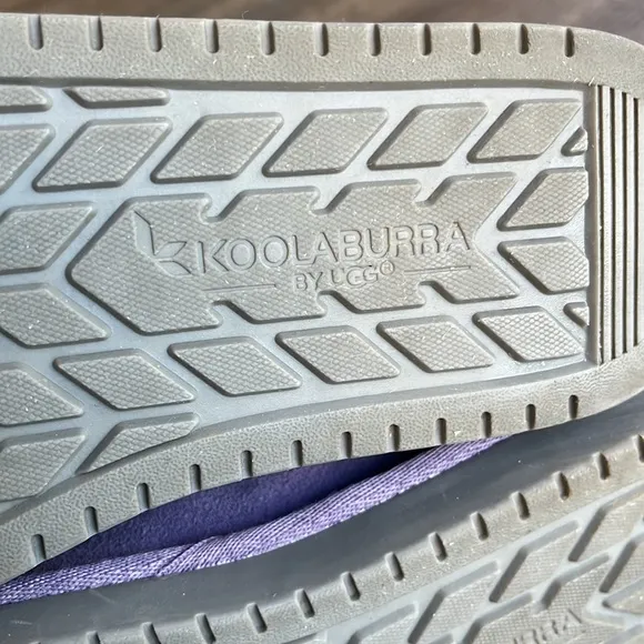 Koolaburra by Ugg Victoria Short Purple Boots with Bow Detail Girls Size 4.