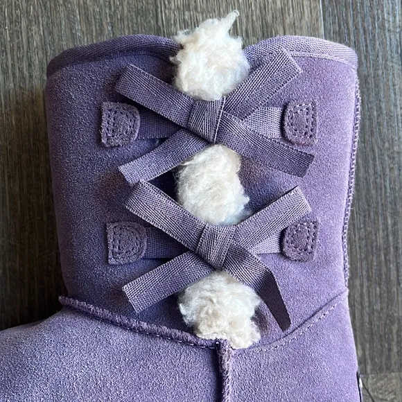 Koolaburra by Ugg Victoria Short Purple Boots with Bow Detail Girls Size 4.