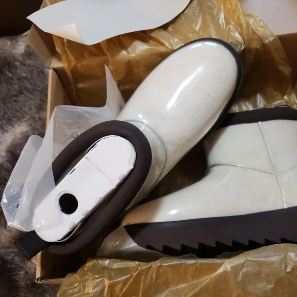 KOOLABURRA BY UGG Women's Faux Shearling Lined Boots Size 6M NWB