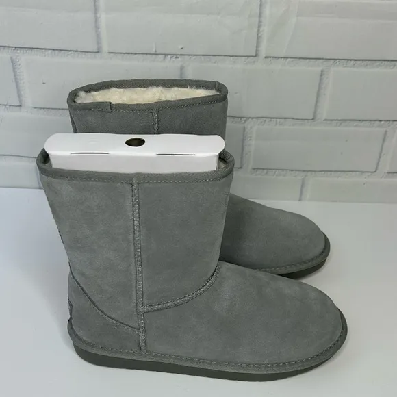 Koolaburra Grey suede Koola Boots size 5 Kids