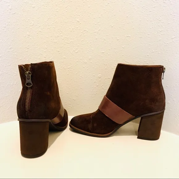 Korks Denoon Bukle Brown Suede Women’s Ankle Boots Size 6 NWT