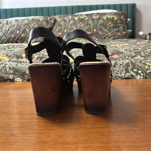 Korks fisherman sandals