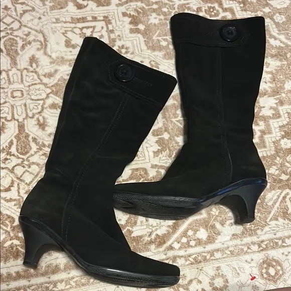 La Canadienne Suede Black Women's Mid-calf Boots
