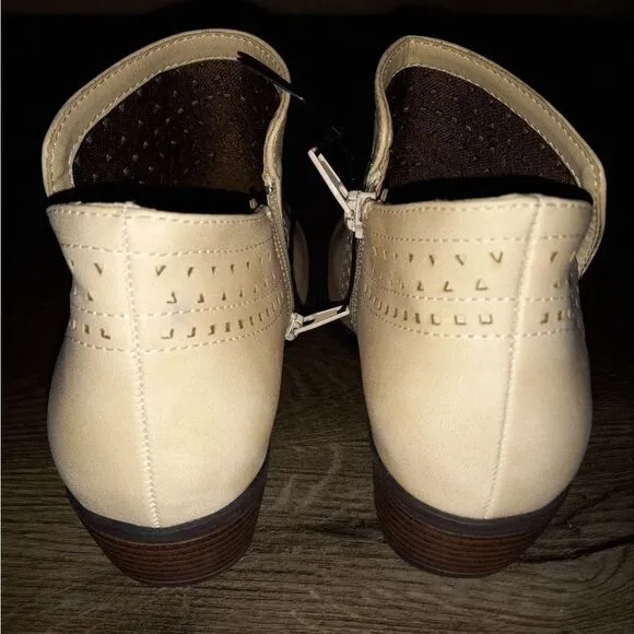 Ladies ANKLE CUT OUT BOOTS SZ 6