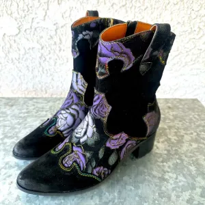 L'Artiste Booties Womens 38 Black Purple Floral Hand Painted Suede