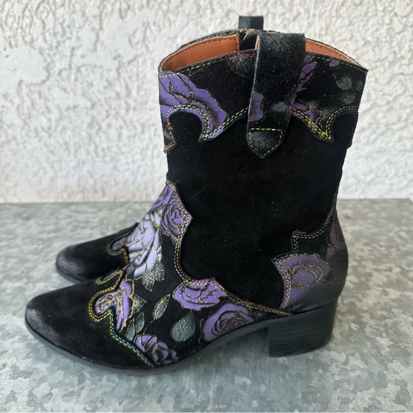 L'Artiste Booties Womens 38 Black Purple Floral Hand Painted Suede