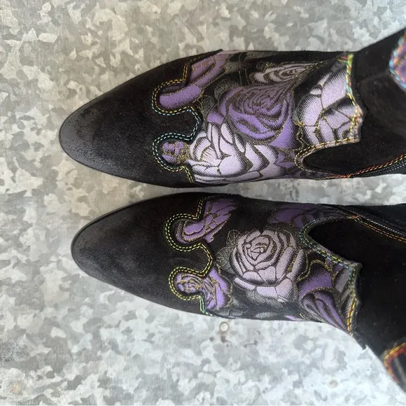 L'Artiste Booties Womens 38 Black Purple Floral Hand Painted Suede