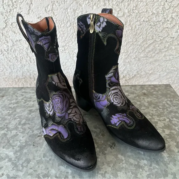 L'Artiste Booties Womens 38 Black Purple Floral Hand Painted Suede