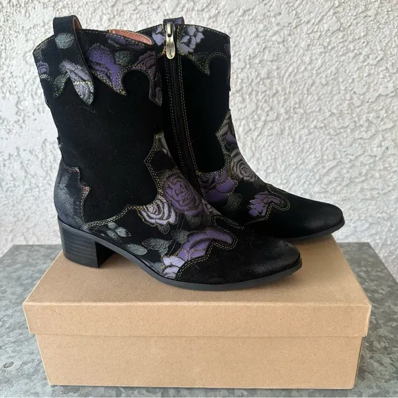 L'Artiste Booties Womens 38 Black Purple Floral Hand Painted Suede