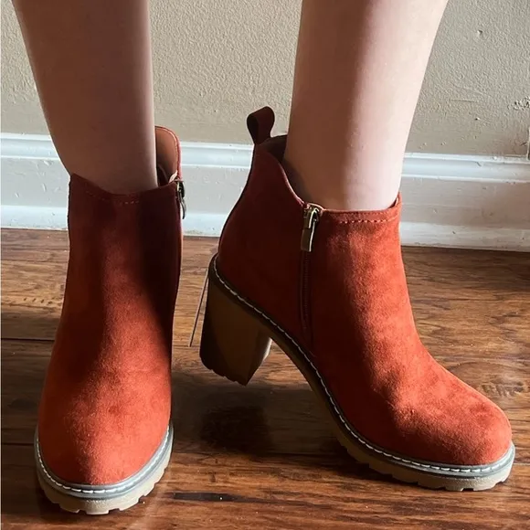 Last 1! corkys footwear bite me booties fall rust faux suede size 9