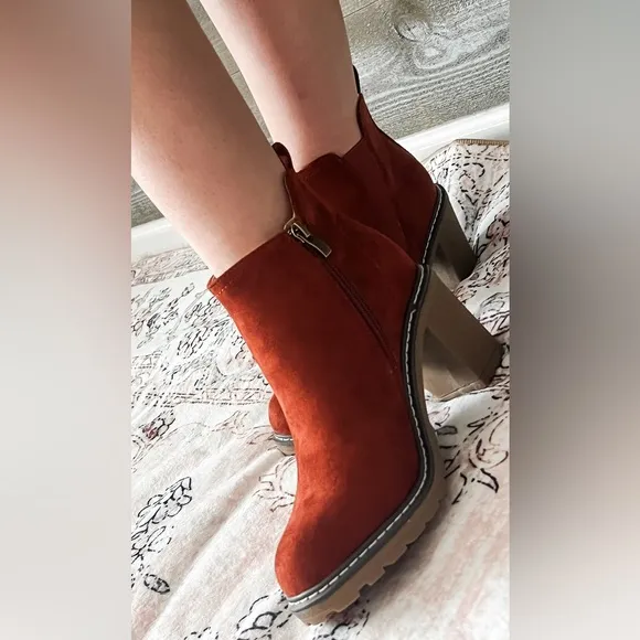 Last 1! corkys footwear bite me booties fall rust faux suede size 9