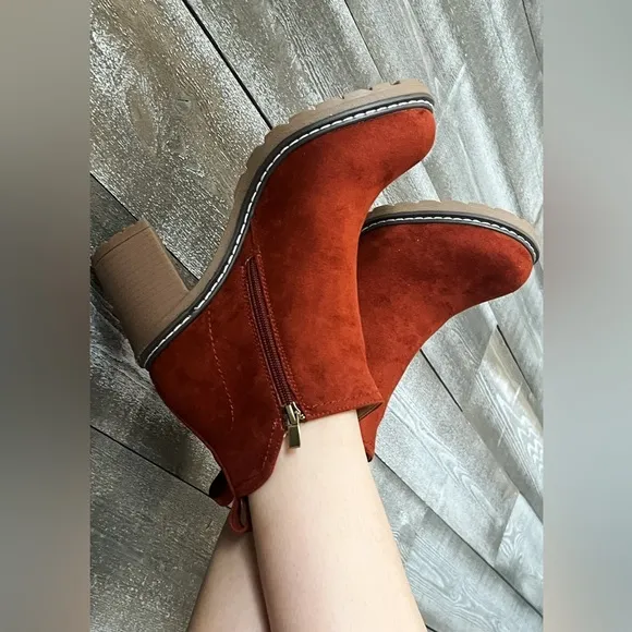 Last 1! corkys footwear bite me booties fall rust faux suede size 9