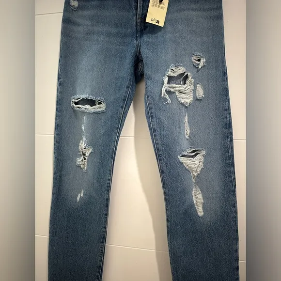 Levi’s 501 jeans high rise straight leg blue denim classic edgy trendy NWT 25