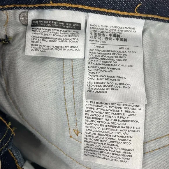 Levi's 513 Dark Wash Distress Jeans 38W 30L 5-Pocket Button Closure
