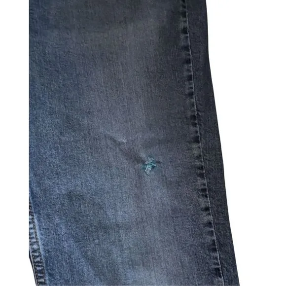 Levi’s 514 MEN'S MEDIUM WASH STRAIGHT FIT JEANS (005141537)- Size 38x30  ***Item