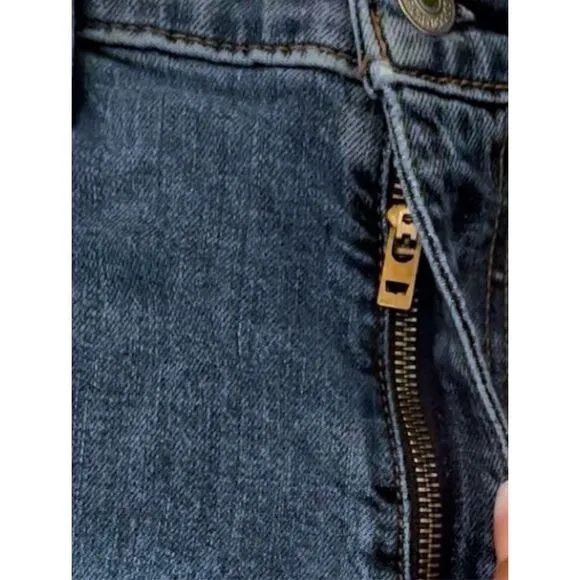 Levi’s 514 MEN'S MEDIUM WASH STRAIGHT FIT JEANS (005141537)- Size 38x30  ***Item