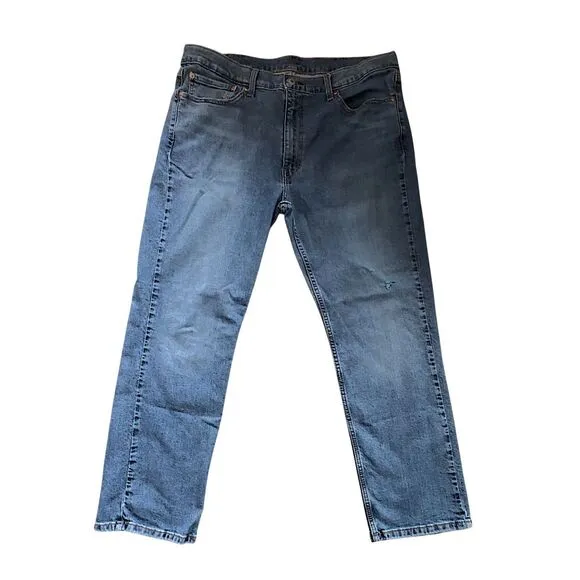 Levi’s 514 MEN'S MEDIUM WASH STRAIGHT FIT JEANS (005141537)- Size 38x30  ***Item