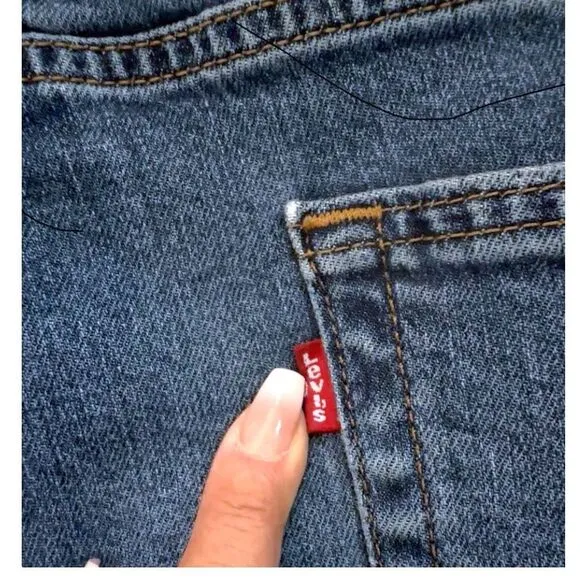 Levi’s 514 MEN'S MEDIUM WASH STRAIGHT FIT JEANS (005141537)- Size 38x30  ***Item