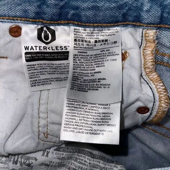 Levi's denim jean destroyed denim light blue mini shorts | Sz W25