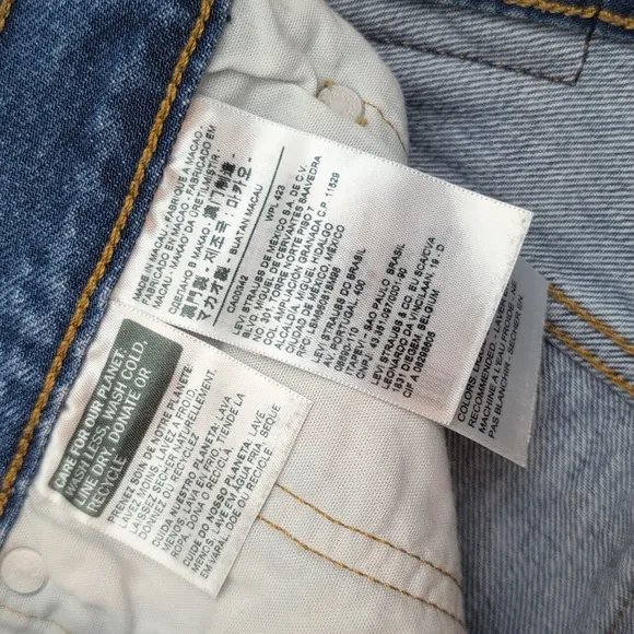 Levis High Rise Button Fly 501 Jean Shorts Lightly Distressed Size 27 Raw Hem