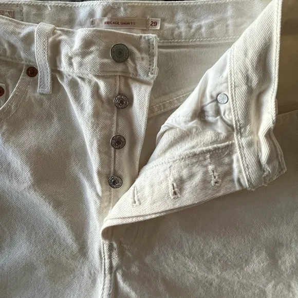 LEVI'S Ribcage Super High Rise Button Fly Denim Shorts Ivory Dust White Size 29
