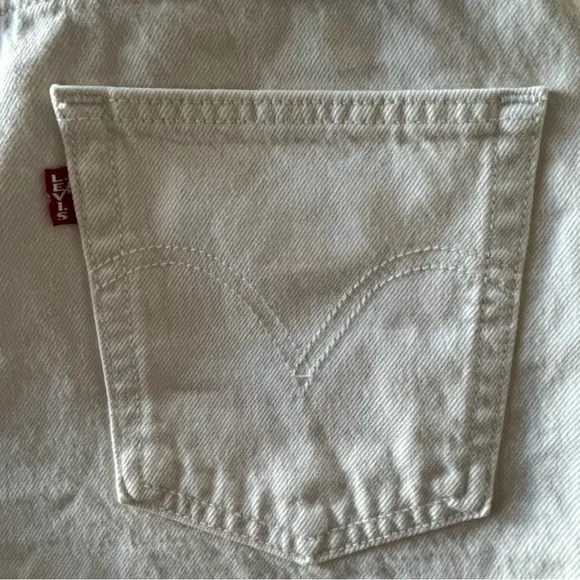LEVI'S Ribcage Super High Rise Button Fly Denim Shorts Ivory Dust White Size 29