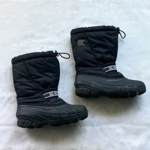 Like New Sorel Cub NY1799-011 Youth Insulated Lined Black Snow Boots Size 4