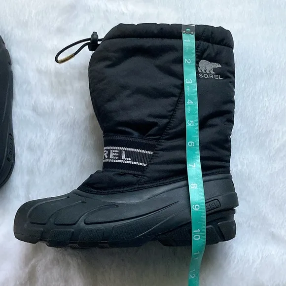 Like New Sorel Cub NY1799-011 Youth Insulated Lined Black Snow Boots Size 4
