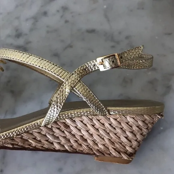 LILLY PULITZER Brown Pink Enamel Pineapple Gold Wicker Wedge Sandals 6
