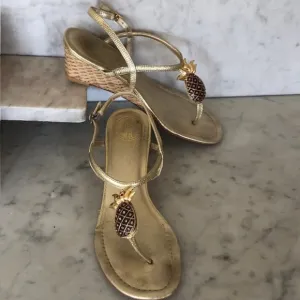 LILLY PULITZER Brown Pink Enamel Pineapple Gold Wicker Wedge Sandals 6