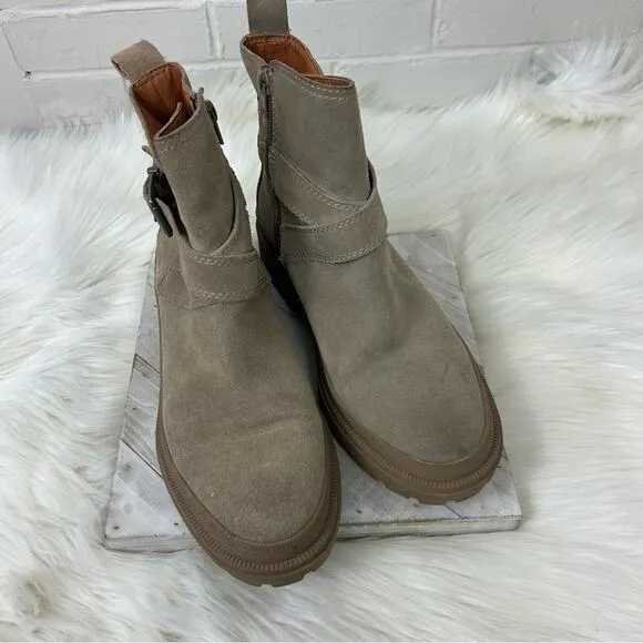 Lucky Brand Elyton Tan Suede Chunky Lug Sole Boots Size 9