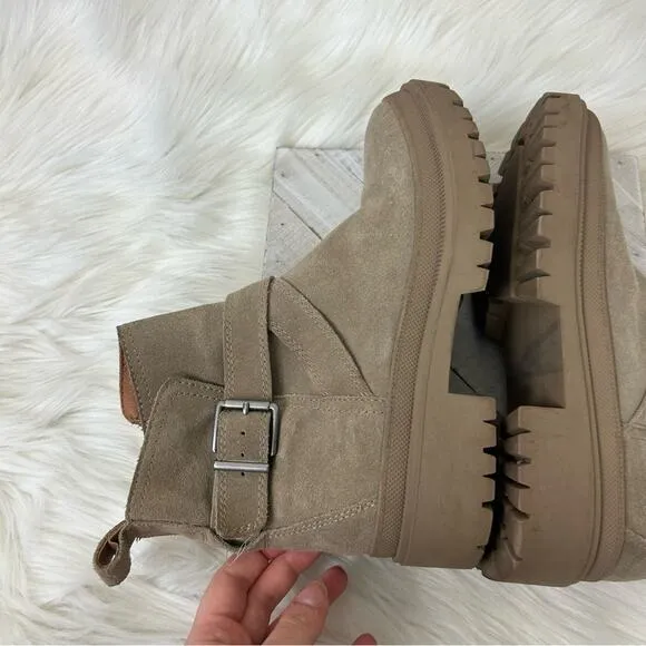 Lucky Brand Elyton Tan Suede Chunky Lug Sole Boots Size 9
