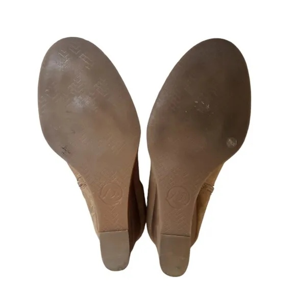 Lucky Brand Yakeena Ankle Boots Size 10 Tan Suede Upper Wooden Wedge Side Zipper