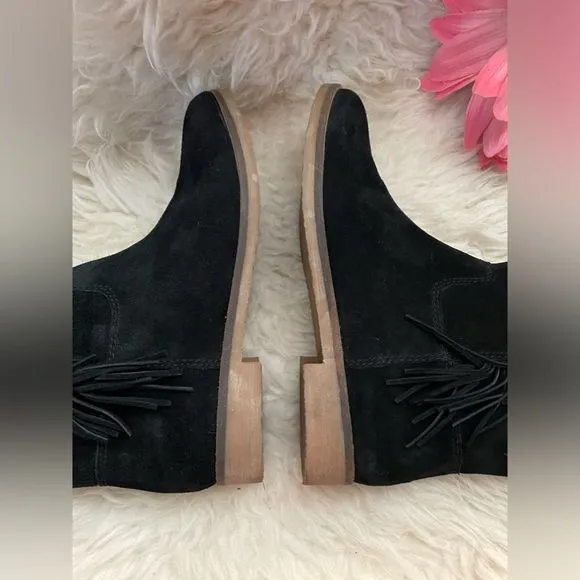 Lucky Brand &quot;Grayer&quot; Black Suede Fringe Boots 8