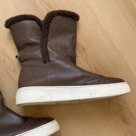 M Gemi Boots - size 8.
