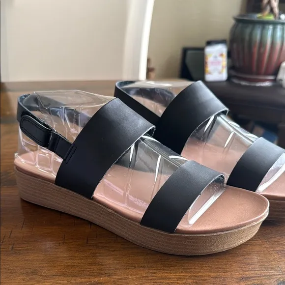 Madden Girl Black Sandals with Platform Sole and Crisscross Straps