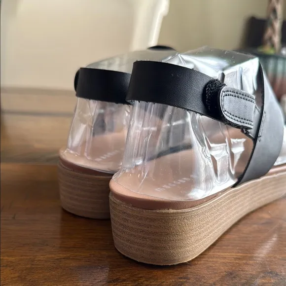 Madden Girl Black Sandals with Platform Sole and Crisscross Straps