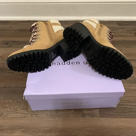 Madden Girl Tan Lug Sole Faux Fur Hiker Boots Size 9.5 Women’s Boots