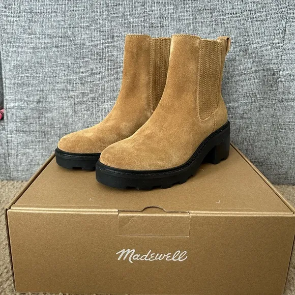 Madewell Lugsole Chelsea Boots 6.5 NIB