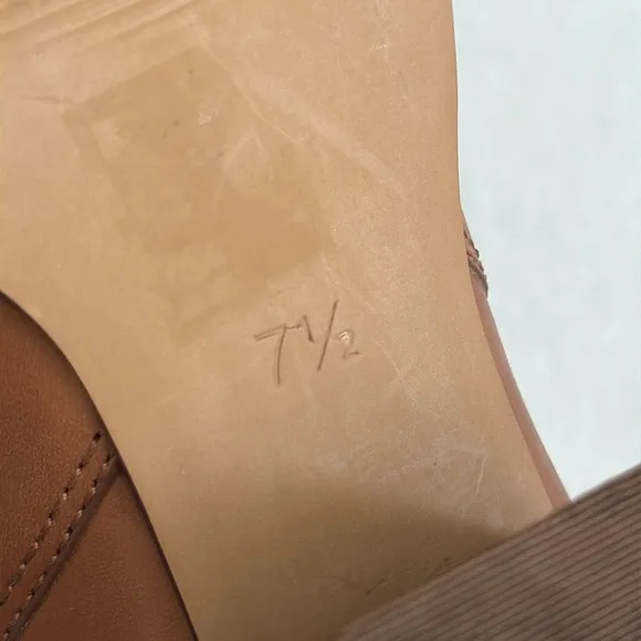 Madewell | The Regan Leather Block Heel Chelsea Boot English Saddle J8307 (7.5)