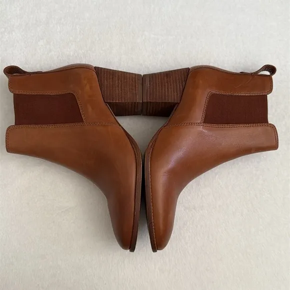 Madewell | The Regan Leather Block Heel Chelsea Boot English Saddle J8307 (7.5)