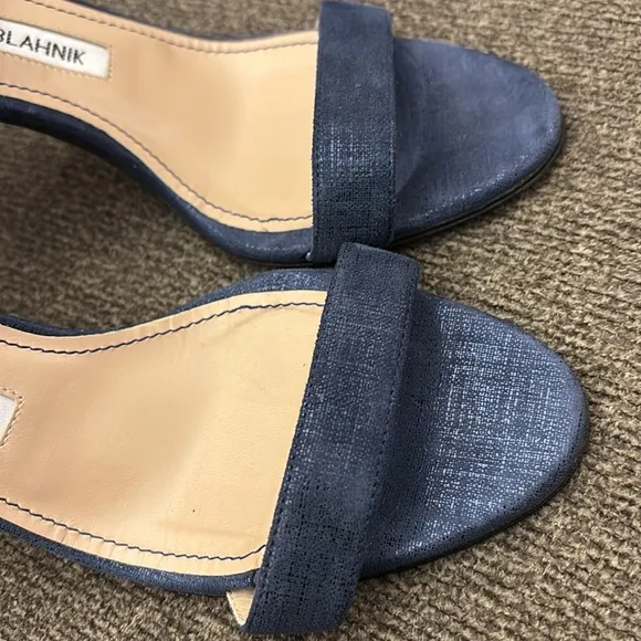 MANOLO BLAKHNIK NAVY CHAOS SANDAL Size 6