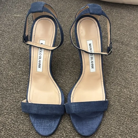 MANOLO BLAKHNIK NAVY CHAOS SANDAL Size 6