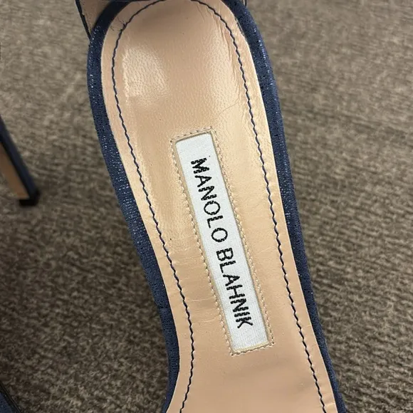 MANOLO BLAKHNIK NAVY CHAOS SANDAL Size 6