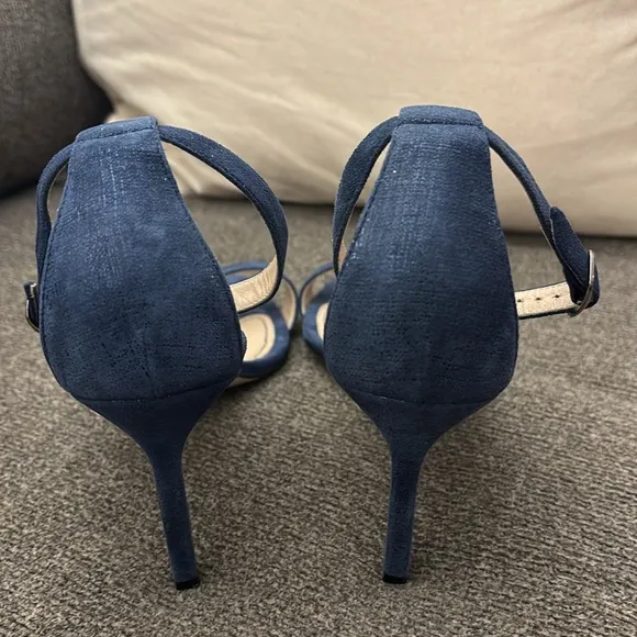 MANOLO BLAKHNIK NAVY CHAOS SANDAL Size 6
