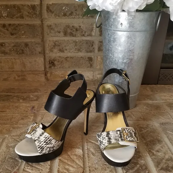 Marc Fisher Black White Smakeskin Platform Sandals