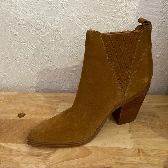Marc Fisher Elise Suede Booties Ankle Boots Pointy Western Boho Block Heel Camel